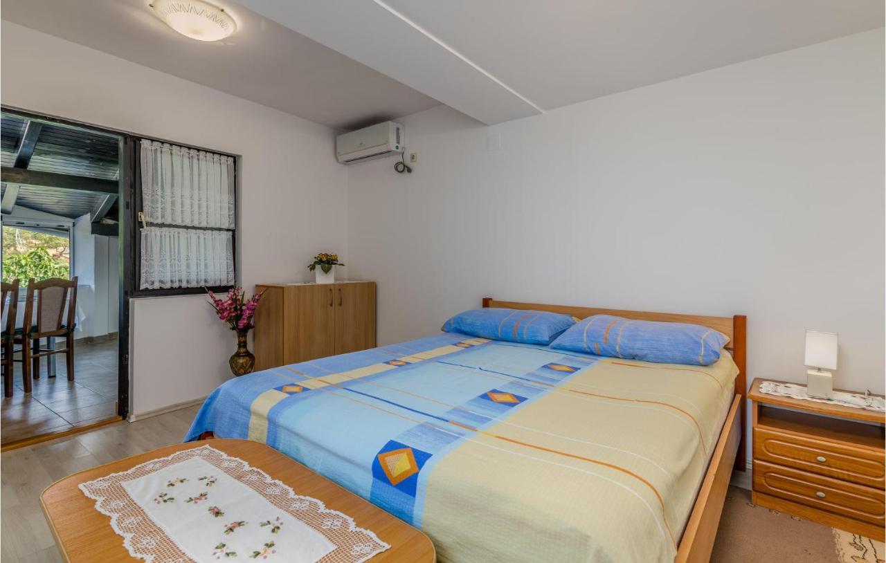 Amazing Apartment In Zupanje With Wifi Kültér fotó